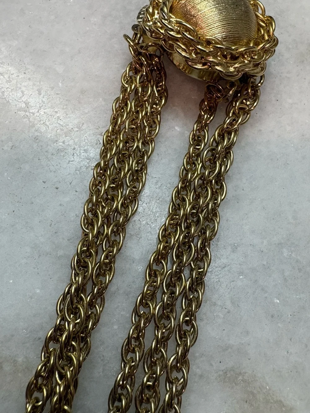 N/A elegant gold
